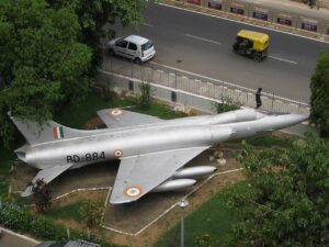 HAL HF-24 Marut HAL HF-24暴風戰鬥機