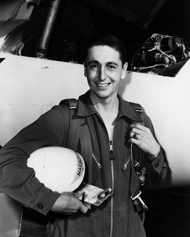 Scott Crossfield, first pilot to fly Mach 2