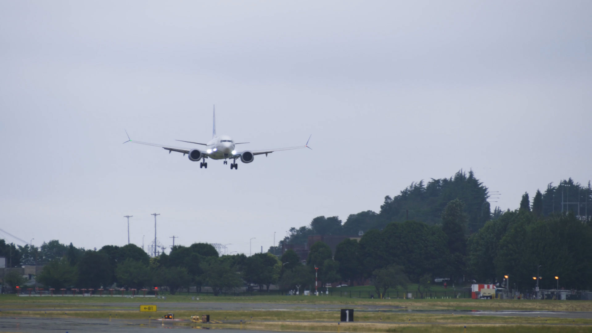 Boeing 737 MAX 10 flight-test aircraft landing